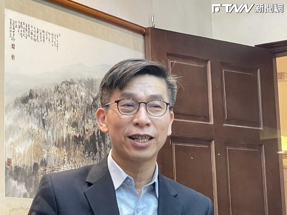 超速仔變成怠速仔？鍾佳濱力挺黃國昌：新北市長要選到底喔