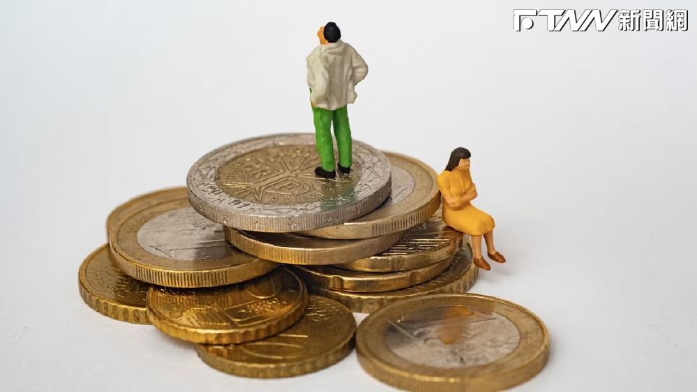 董座親駁大單傳聞！自營商重手拋售群創9千張、友達也遭殃　「貨櫃三雄這檔」慘變提款機