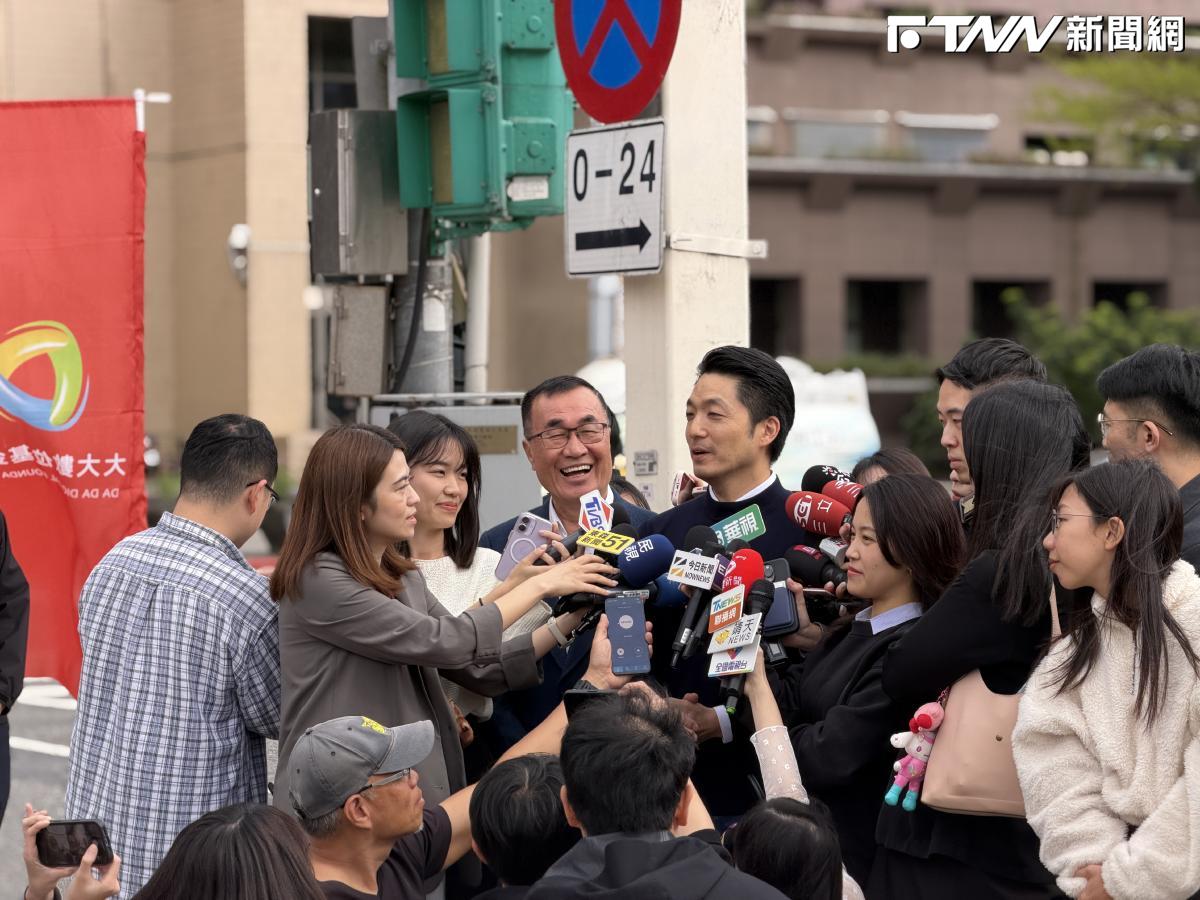 給「川北」李四川什麼選戰建議？蔣萬安面授：多吃川貝枇杷膏