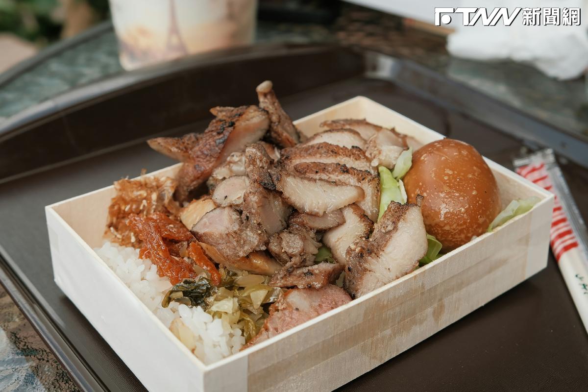 便當店公告「不再提供塑膠袋」！網一看炸鍋　酸爆：是便宜的沒有了