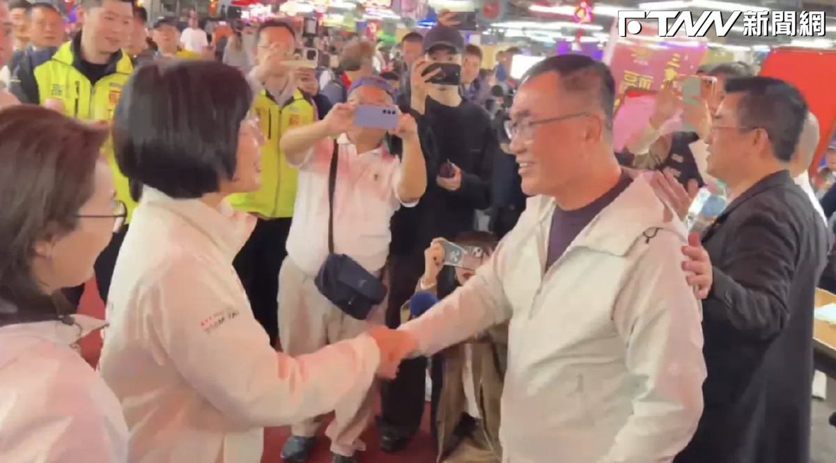 首度同框！蘇巧慧、李四川握手寒暄
